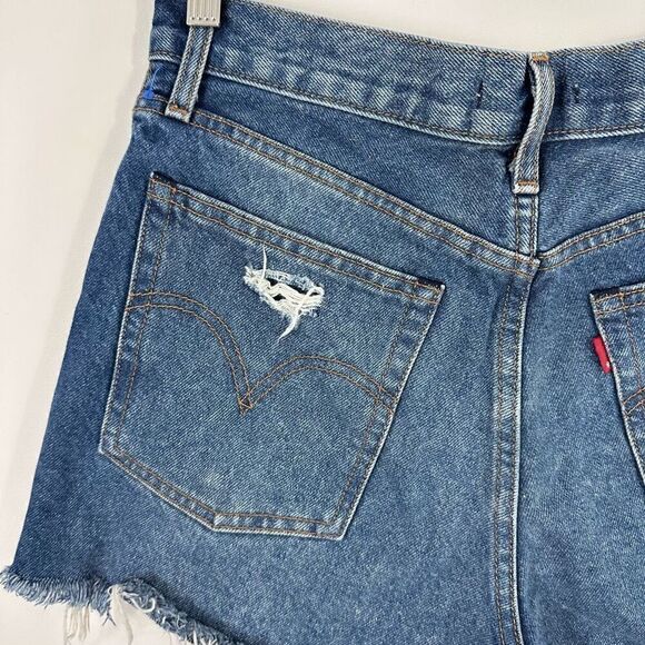 Levi’s Wedgie Distressed High Rise Denim Shorts Size 30 - Picture 12 of 12